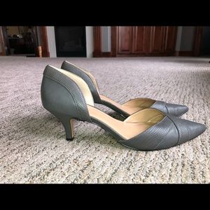 Kelly & Katie Gray Kitten Heels Size 10